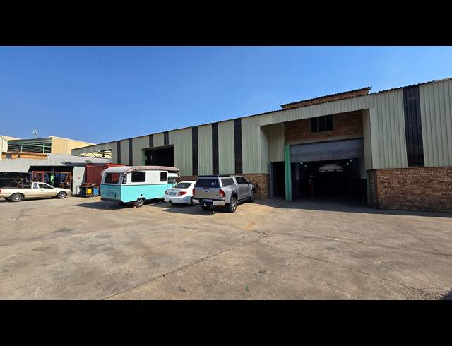 500M² WAREHOUSE TO LET IN SEBENZA